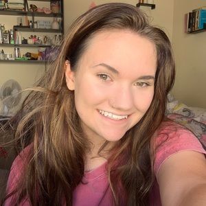 Meet your Posher, Jewelya